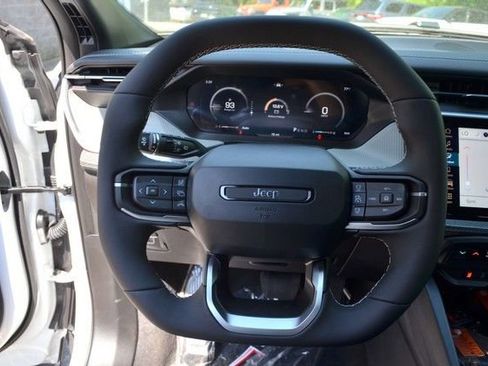 New 2026 Jeep Cherokee Laredo AWD/4WD image 17