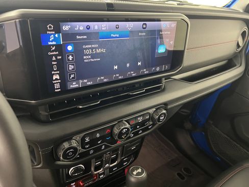 Used 2024 Jeep Wrangler Unlimited Rubicon image 27