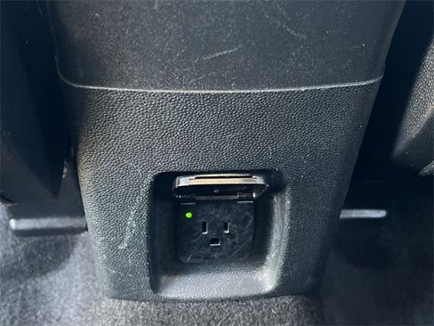 Used 2021 Ford EcoSport SE w/ SE Convenience Package image 23
