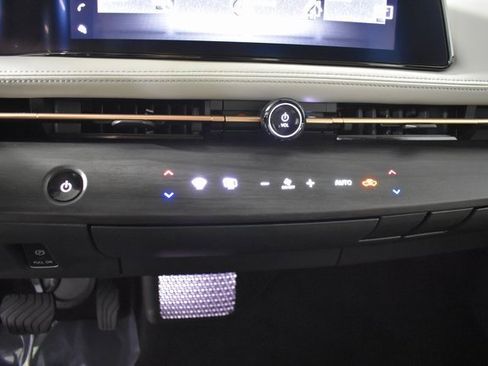 Certified 2023 Nissan Ariya AWD image 24