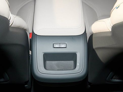 New 2026 Volvo XC60 B5 Plus w/ Climate Package image 21