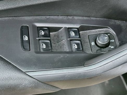 Used 2020 Volkswagen Jetta SE FWD image 18