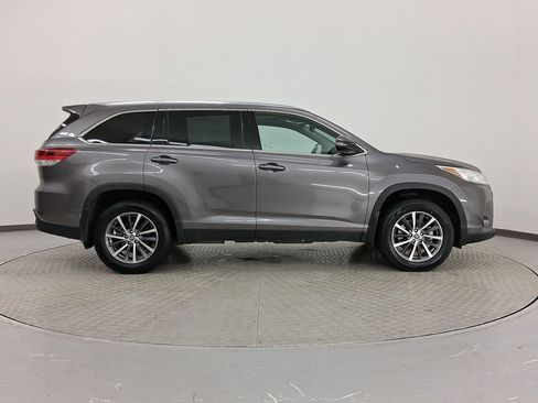 Used 2019 Toyota Highlander XLE image 8
