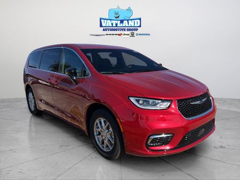 New 2026 Chrysler Pacifica Select image 32