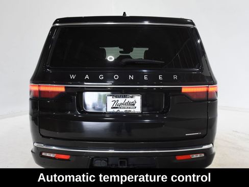 Used 2024 Jeep Wagoneer L Series II w/ Flexible Seating Group AWD/4WD image 5
