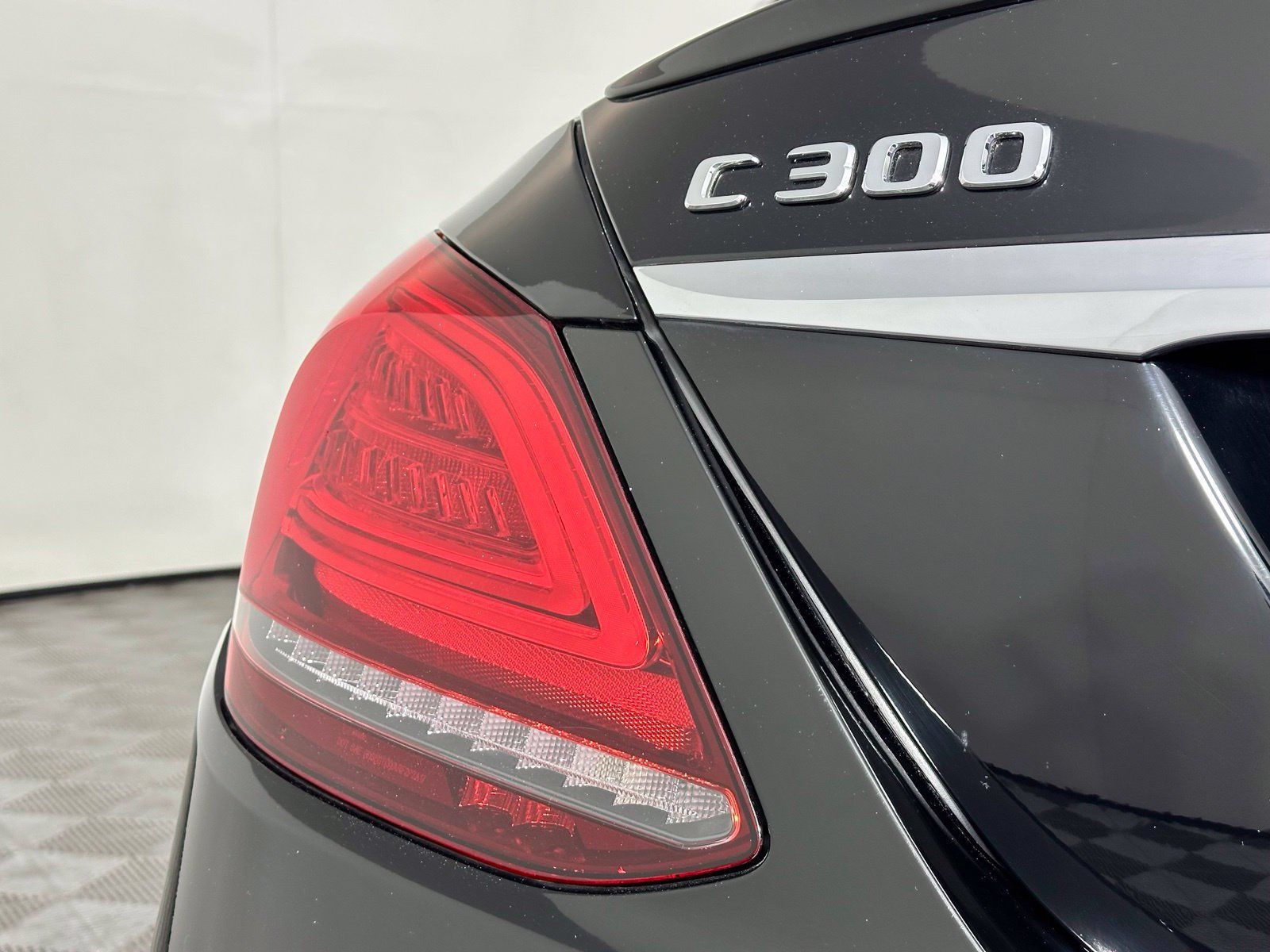 Used 2019 Mercedes-Benz C 300 Sedan image 12
