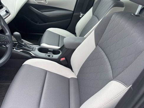 Used 2025 Toyota Corolla LE w/ LE Premium Package FWD image 13