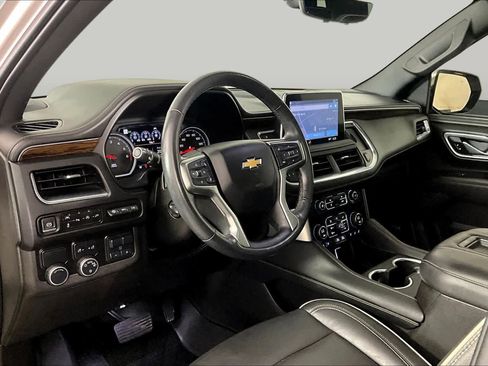 Used 2021 Chevrolet Tahoe Premier w/ Premium Package RWD image 17