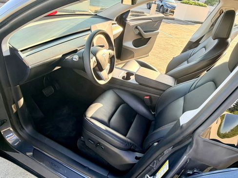 Used 2022 Tesla Model Y Long Range AWD/4WD image 19