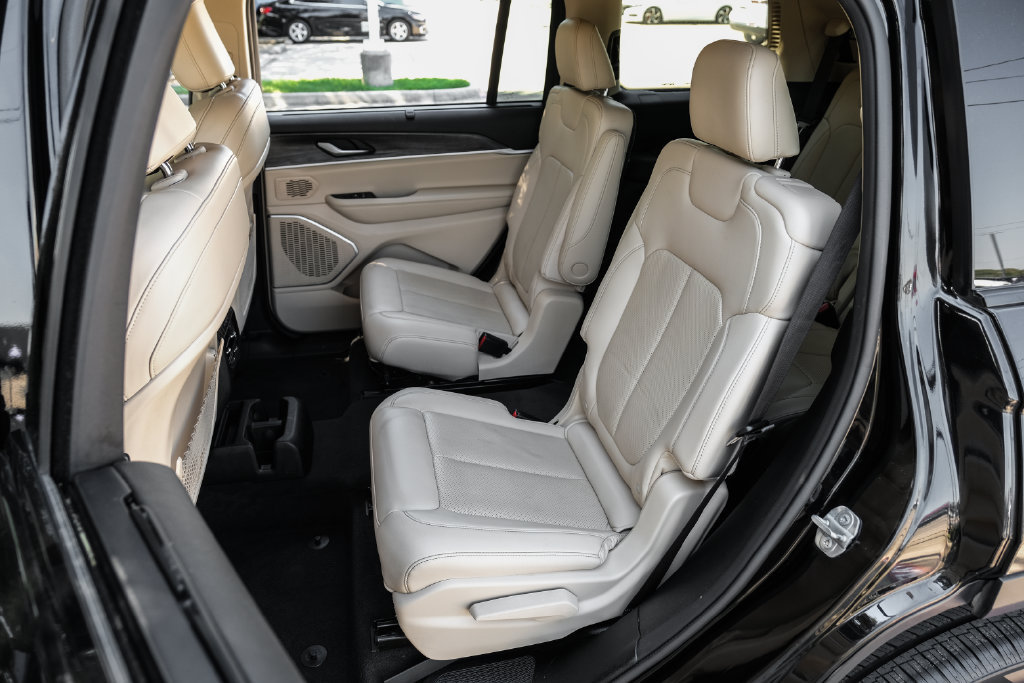 Used 2021 Jeep Grand Cherokee L Limited w/ Luxury Tech Group II AWD/4WD image 55