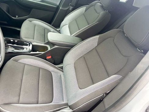 Used 2025 Chevrolet TrailBlazer LT FWD image 19