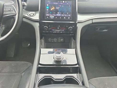 Used 2022 Jeep Grand Cherokee Altitude image 3