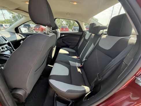 Used 2014 Ford Focus SE w/ SE Sport Package FWD image 17