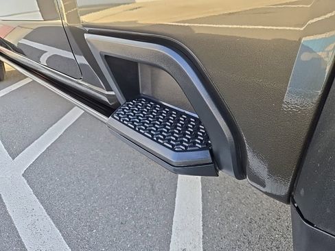 Used 2022 GMC Sierra 2500 Denali image 12