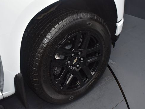 Used 2021 Chevrolet Silverado 1500 Custom image 18