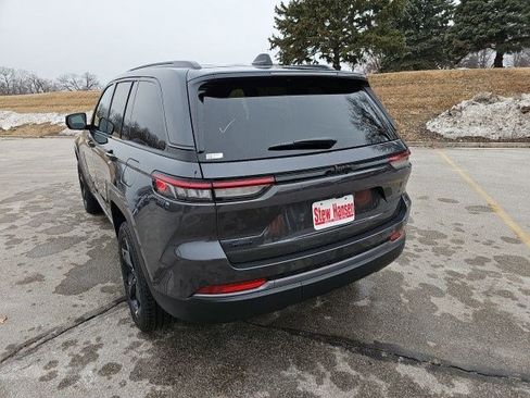 New 2026 Jeep Grand Cherokee Limited w/ Limited Altitude Package AWD/4WD image 3