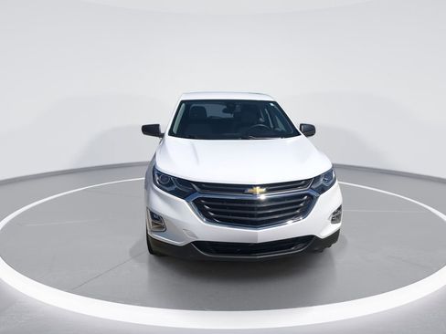 Used 2020 Chevrolet Equinox LS image 3