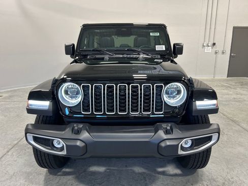 New 2025 Jeep Wrangler Sahara image 3