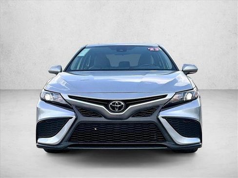Used 2023 Toyota Camry SE FWD image 3
