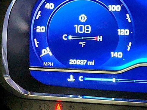 Used 2023 Chevrolet Suburban Z71 w/ Off-Road Capability Package image 16