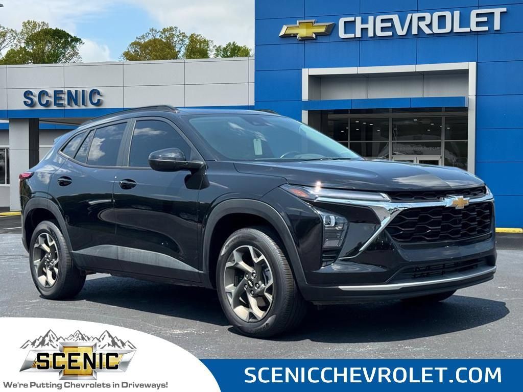 Used 2025 Chevrolet Trax LT w/ Driver Confidence Package FWD image 1