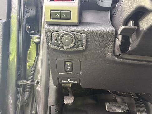 Used 2017 Ford F350 Lariat w/ Chrome Package image 29