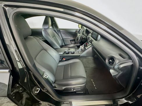 Used 2025 Lexus IS 300 w/ Premium Package image 32