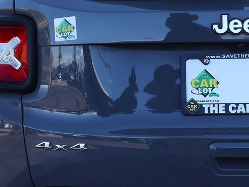 Used 2022 Jeep Renegade Latitude w/ Convenience Group image 20