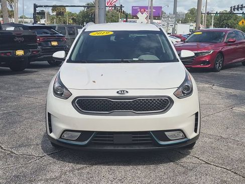 Used 2019 Kia Niro LX FWD image 2