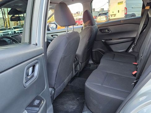 Used 2024 Nissan Rogue S image 7