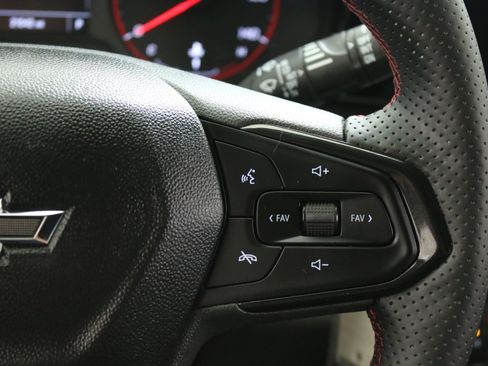 Used 2024 Chevrolet Trax RS w/ Sunroof Package FWD image 15