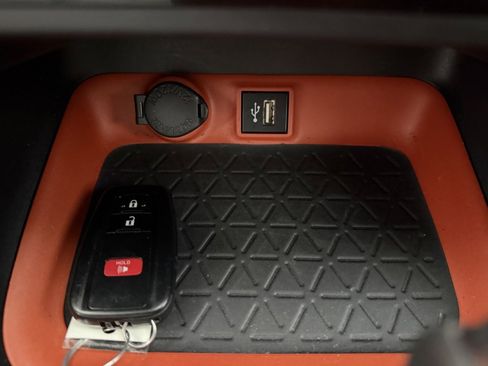 Used 2024 Toyota RAV4 Adventure image 8