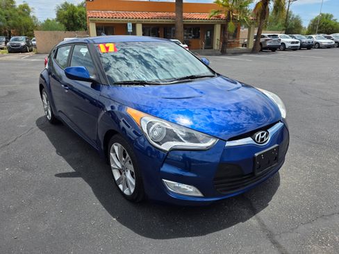 Used 2017 Hyundai Veloster FWD image 7