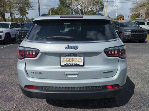 Used 2025 Jeep Compass Latitude image 7