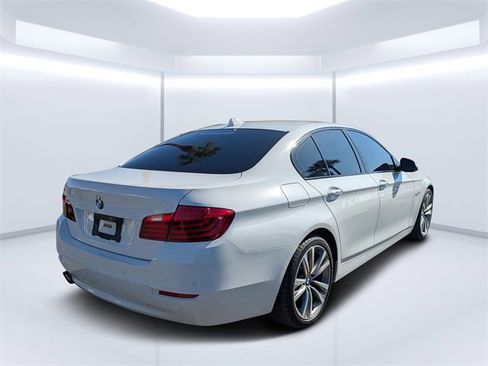 Used 2016 BMW 528i xDrive 528i xDrive image 3