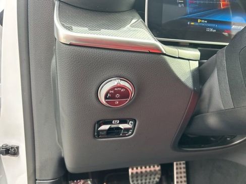 Used 2024 Mercedes-Benz GLC 43 AMG 4MATIC image 18