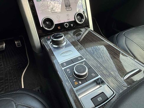 Used 2018 Land Rover Range Rover Long Wheelbase Autobiography image 16