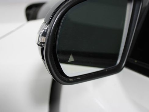 Used 2021 Mercedes-Benz GLB 250 image 36