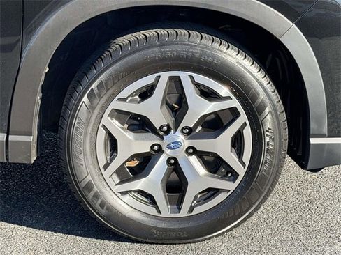 Used 2021 Subaru Forester Premium image 5