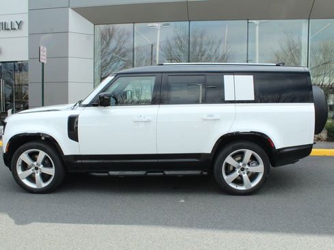 New 2026 Land Rover Defender 130 X-Dynamic SE image 5