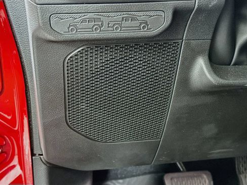 Used 2024 Jeep Wrangler Unlimited Sahara w/ Technology Group AWD/4WD image 19