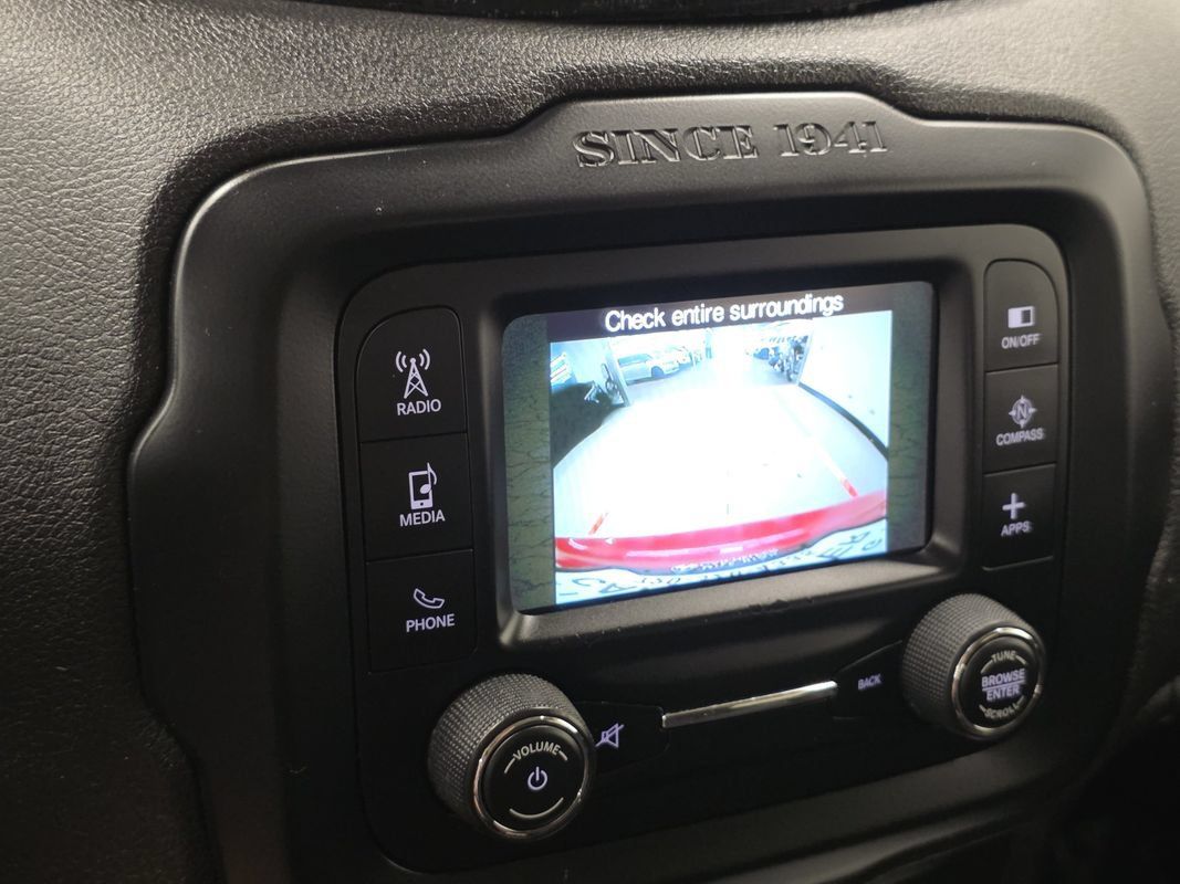 Used 2016 Jeep Renegade Trailhawk AWD/4WD image 32