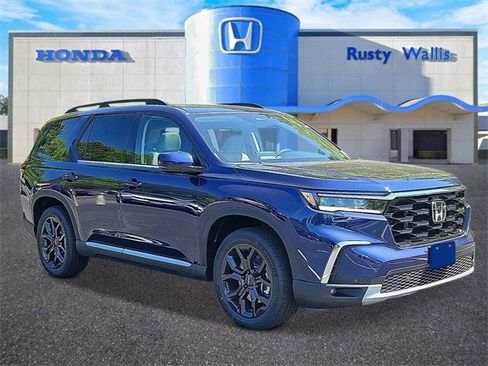 New 2025 Honda Pilot Touring image 1