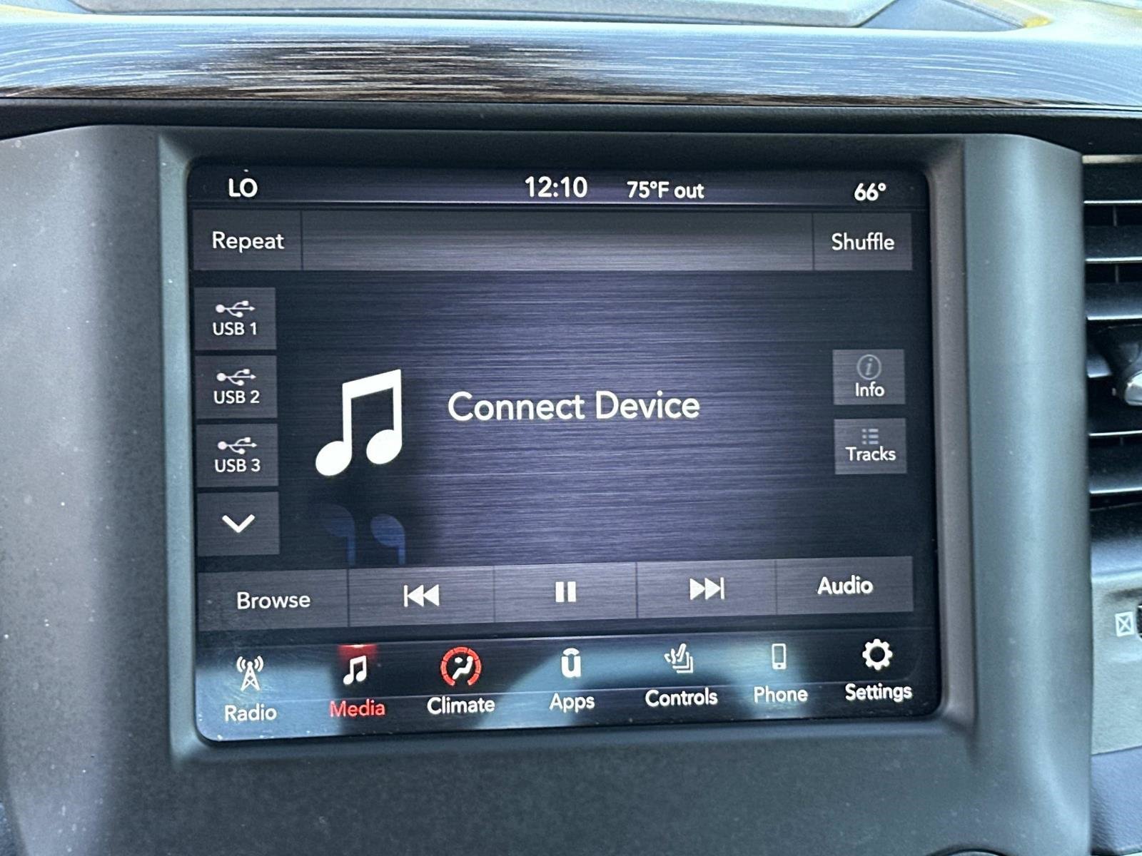 Used 2020 RAM 1500 Laramie AWD/4WD image 32