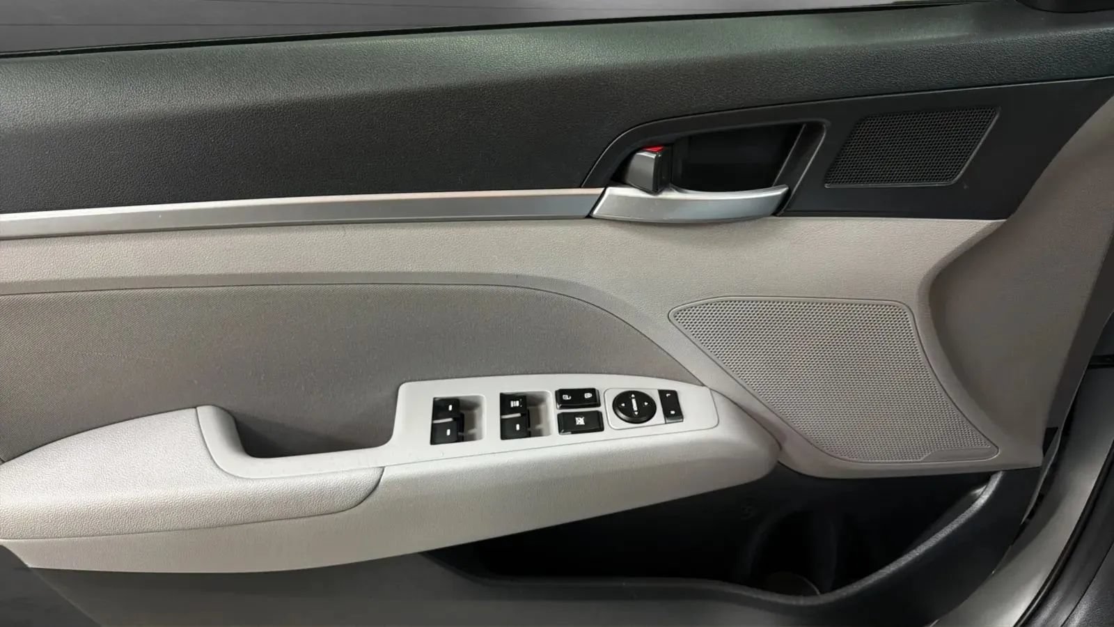 Used 2019 Hyundai Elantra SEL FWD image 17