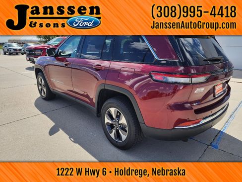 Used 2023 Jeep Grand Cherokee 4WD 4xe image 14