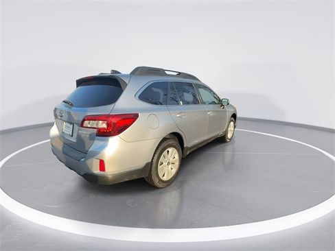 Used 2017 Subaru Outback 2.5i Premium image 8