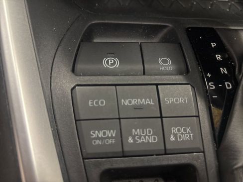 Used 2022 Toyota RAV4 LE AWD/4WD image 20
