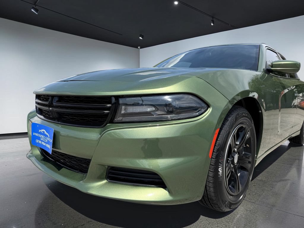 Used 2019 Dodge Charger SXT w/ Leather Interior Group RWD image 9