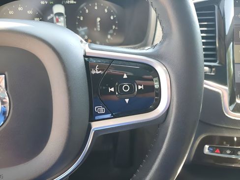 Used 2017 Volvo XC90 T5 Momentum w/ Vision Package image 31